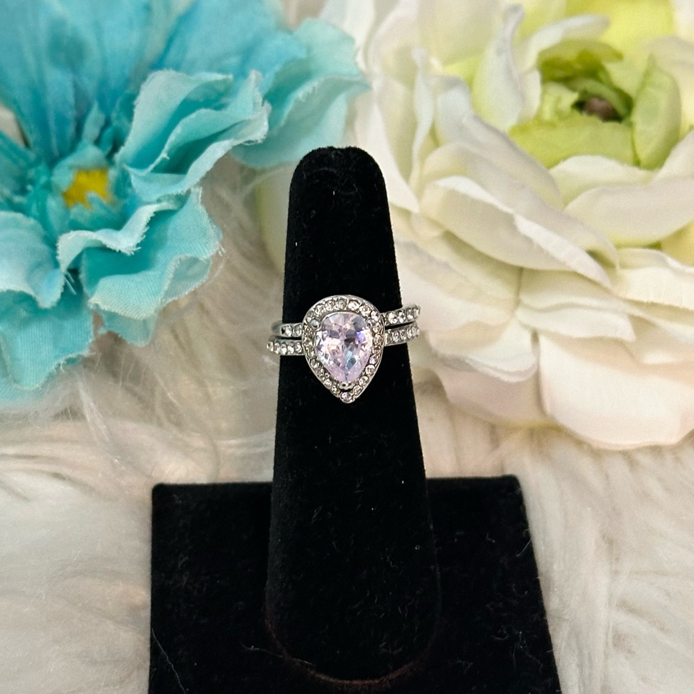 Teardrop Engagement Style Ring Set Sz 4.5 NEW!
